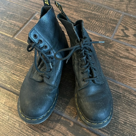 Dr. Martens Shoes - Doc marten